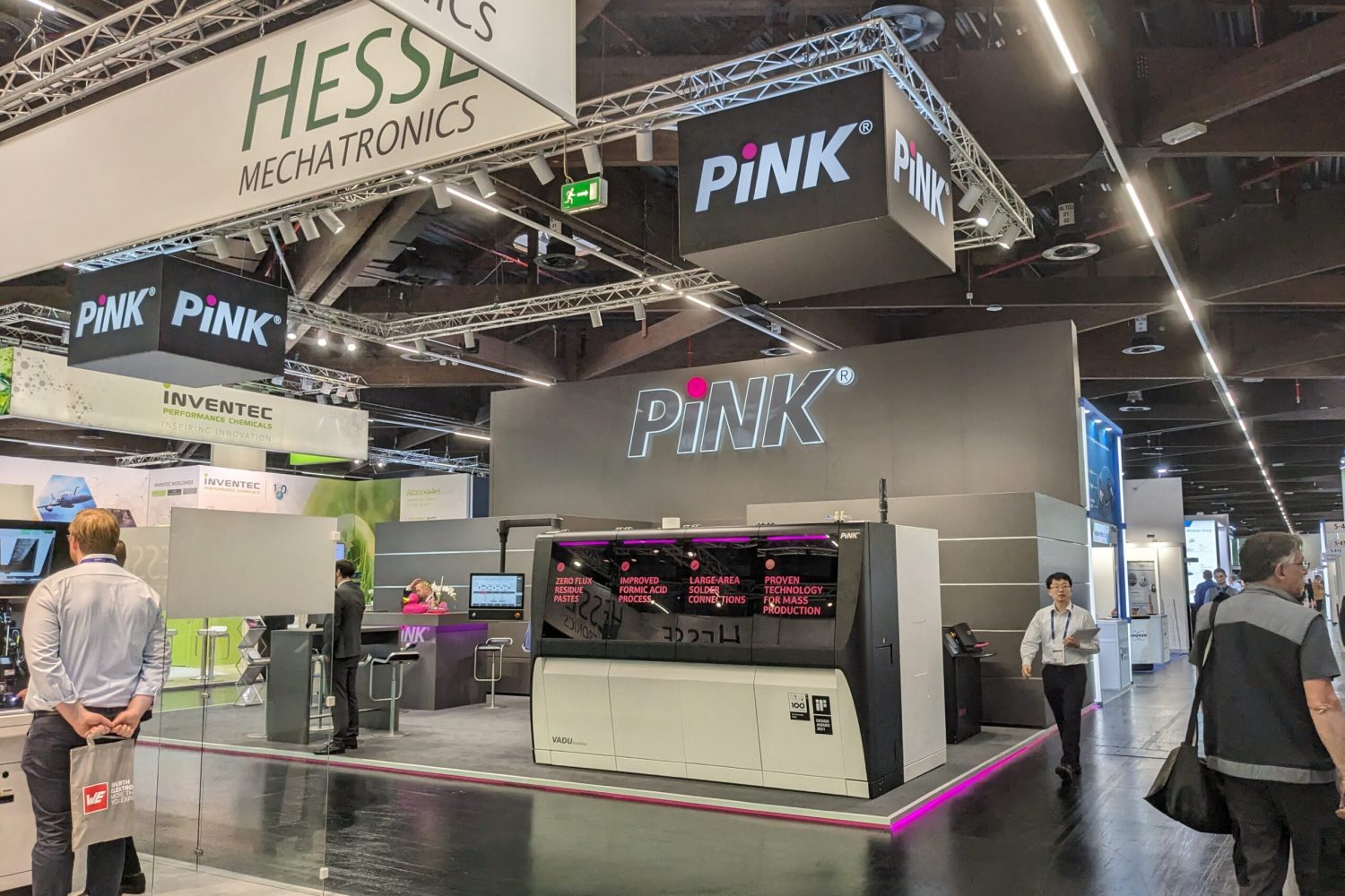 Pink Messestand_2024 (3)
