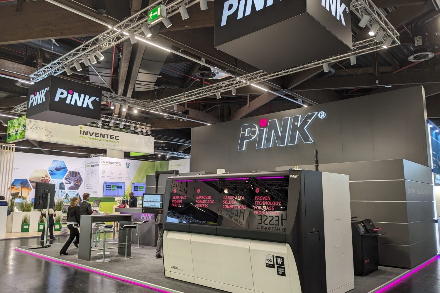 Pink Messestand_2024 (4)